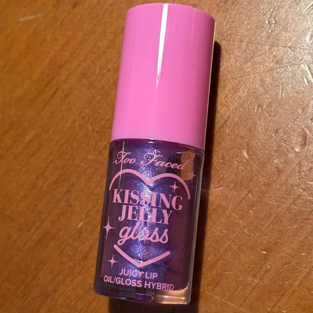 Too Faced Kissing Jelly Gloss Birthday Kiss